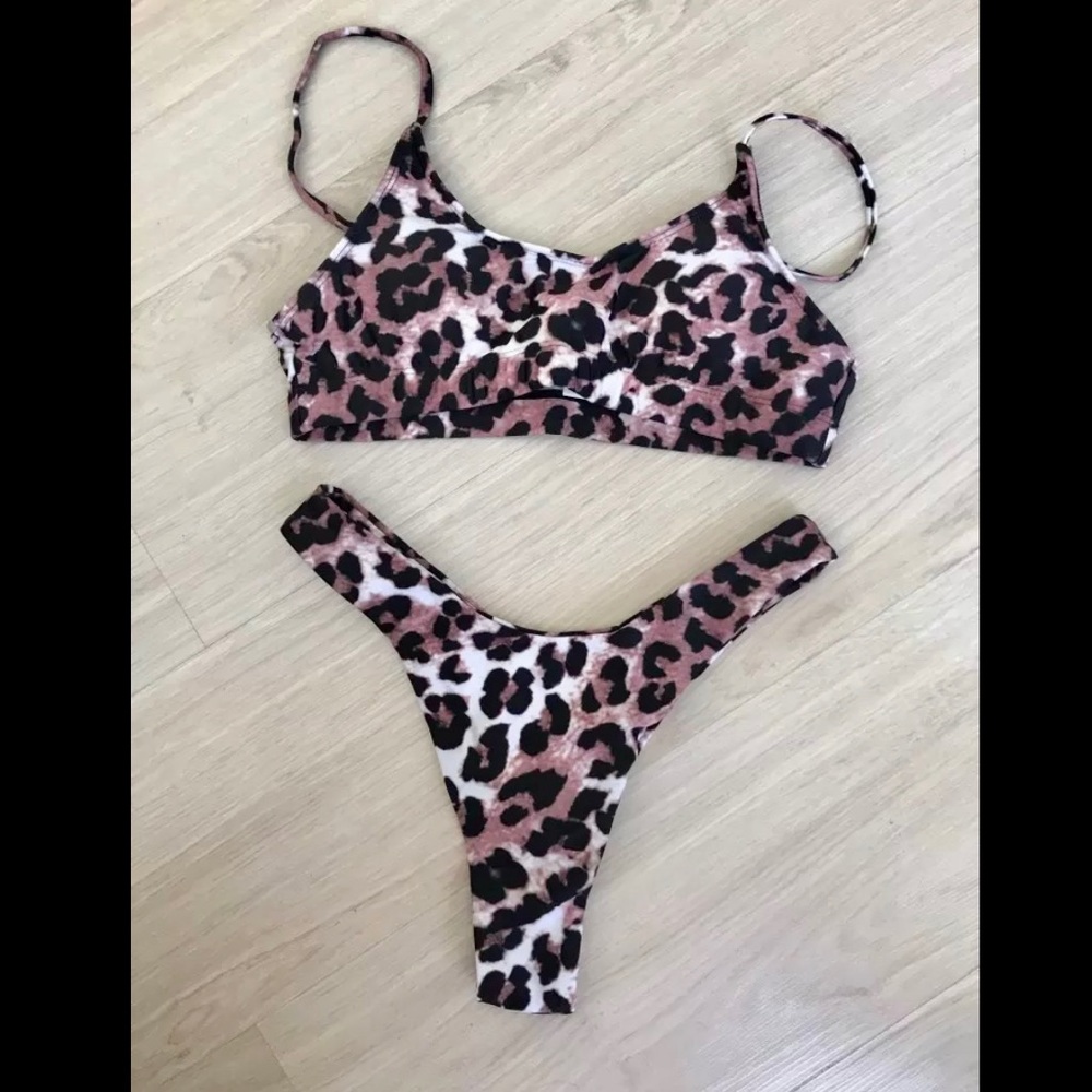 Simply Leopard Bikini ⭐️⭐️ - Picture 7 of 8
